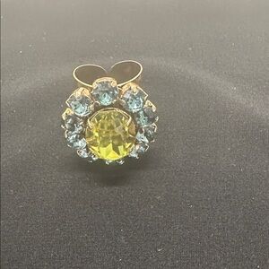 Elegant Gold and Green Gemstone Cocktail Ring